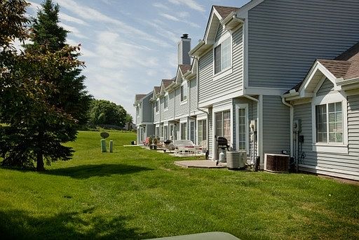 1st image of 2216 Hemlock Blvd
