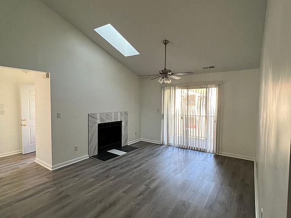 4th image of 539 Pineland Cir APT 304