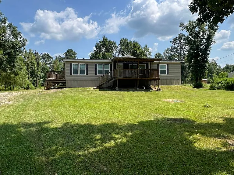 19310 Gourdon Ln — Photo 2