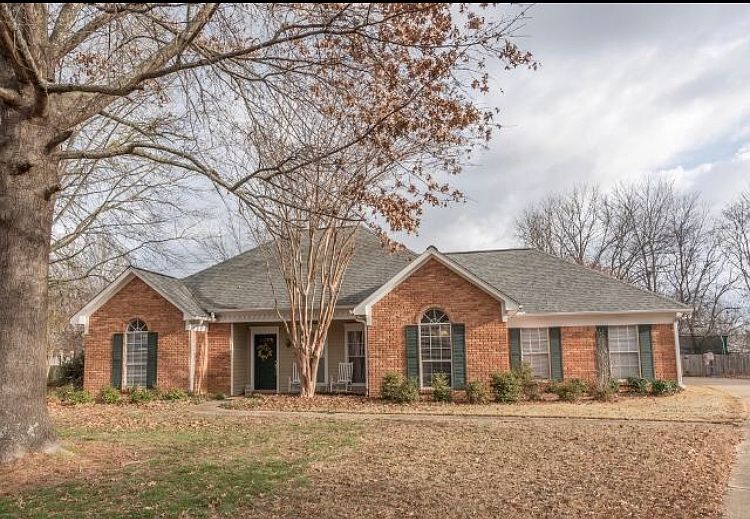 1st image of 106 Pear Ln