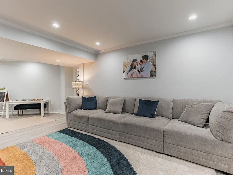 9911 Barnsbury Ct — Photo 24