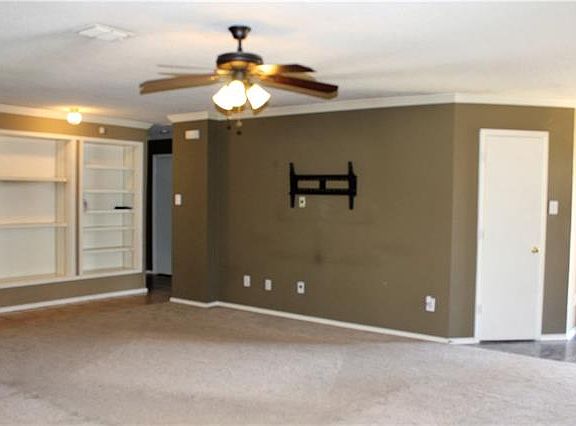 5th image of 2111 Bolivar Dr