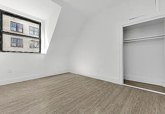 4th image of 620 W End Ave #3B