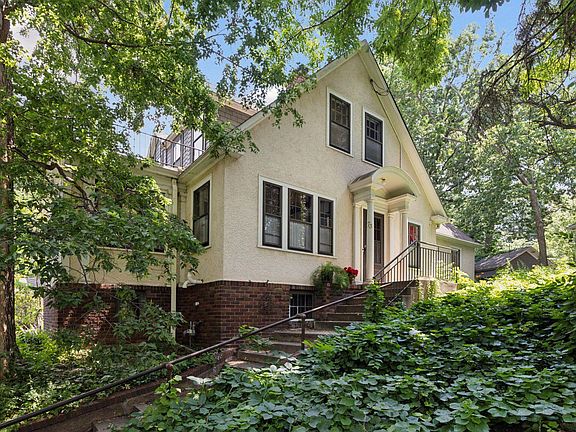 2nd image of 73 Arthur Ave SE