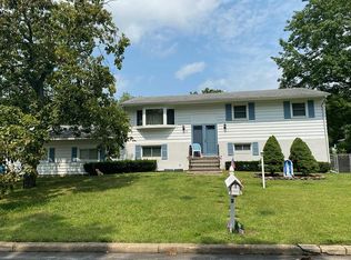 2 Berkshire Ct, Jackson, NJ 08527