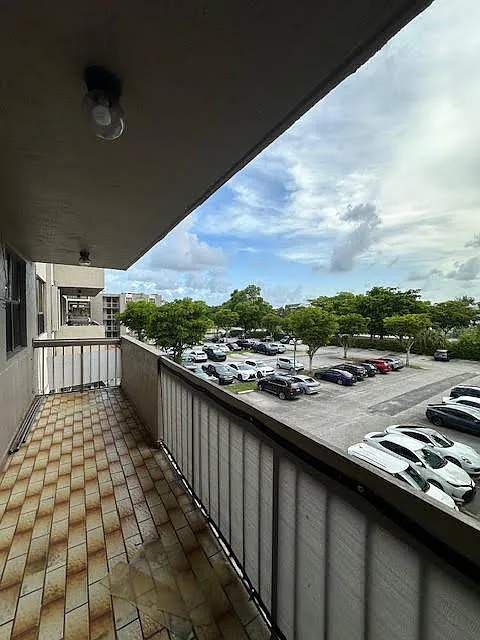 1101 SW 122nd Ave #308