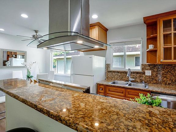 2nd image of 824 Gilchrist Dr APT 4