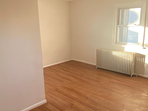 3rd image of 519 Meacham Ave