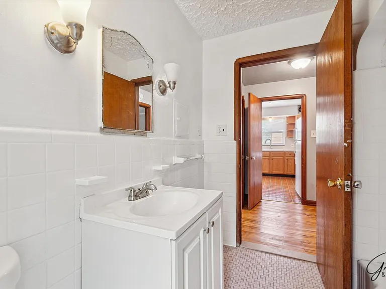 5076 Chalmers St — Photo 17