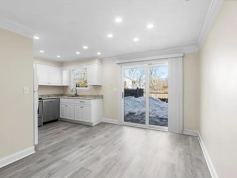 8 Captain Cook Ln #U — Photo 9
