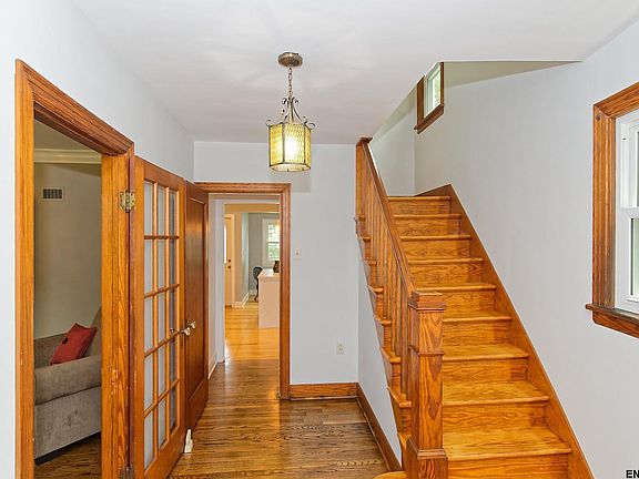 3rd image of 1202 Highland Park Rd