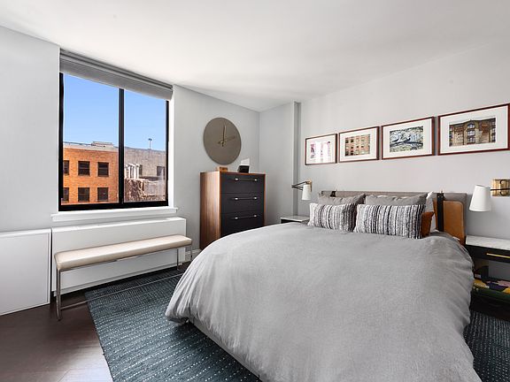 3rd image of 140 Charles St APT 7C