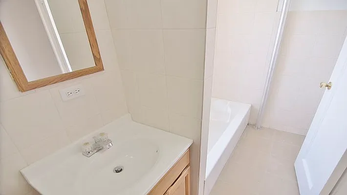 Rented by Park Property Advisors | media 17