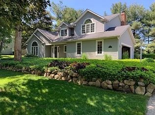 15827 Arbor Crossing Dr, Granger, IN 46530