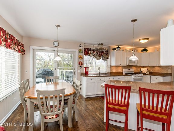 4th image of 107 Acorn Ct