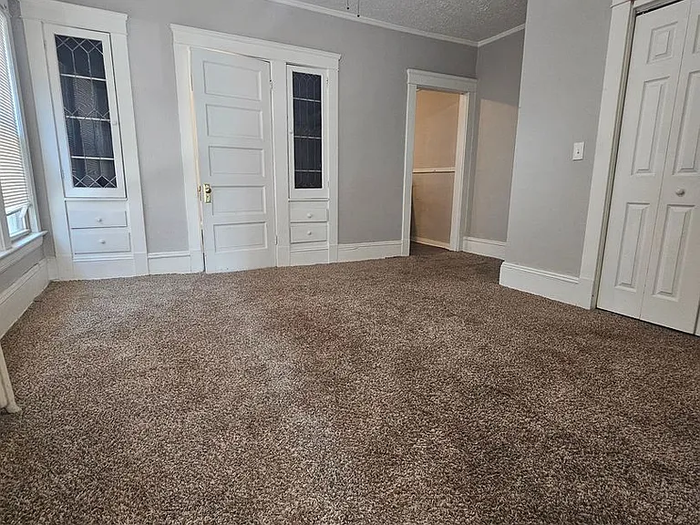 14801 Clifton Blvd — Photo 5
