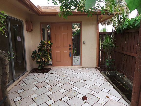 Front Door Lanai 