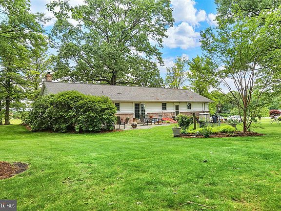 4th image of 3671 White Oak Rd