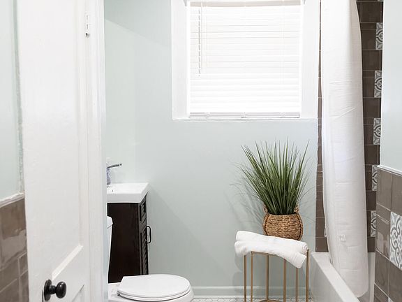 3rd image of 519 W 26TH Street