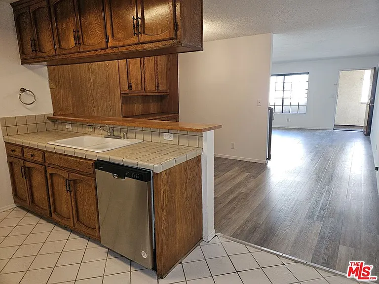 5170 N Columbus Ave #3 — Photo 11