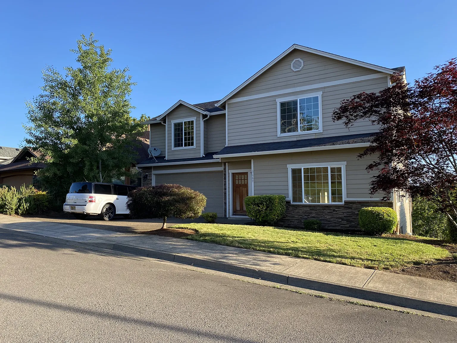 4 bed, 2.5 bath, 1839 sqft, $2,800 — Photo 1