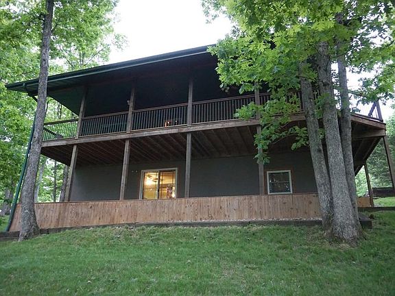 5th image of 1126 Lake Dr