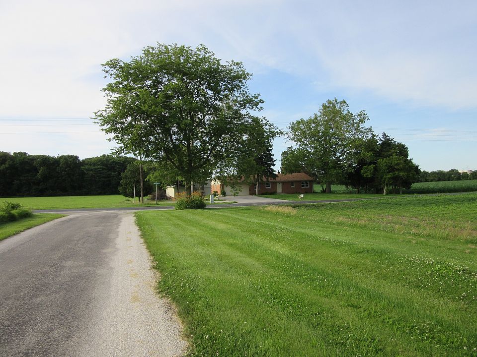 2nd image of 702 Woodrig Rd