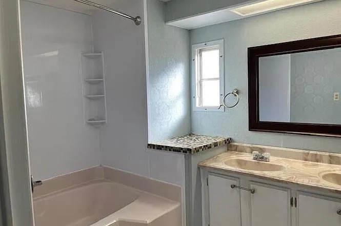 25 Sandalwood Cir — Photo 4