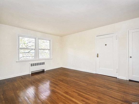4th image of 30 Stephen Oval APT D
