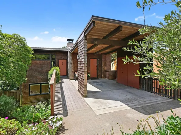 92 Stratford Rd, Kensington, CA 94707