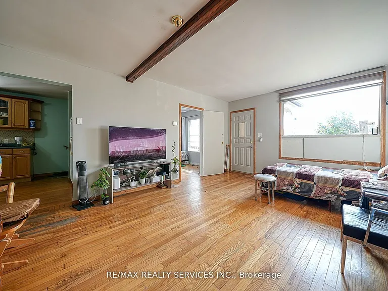 24 Norlan Ave — Photo 11