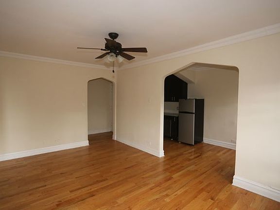 5th image of 4737 N Hermitage Ave #D104