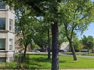 3900 W Gladys Ave, Chicago, IL 60624