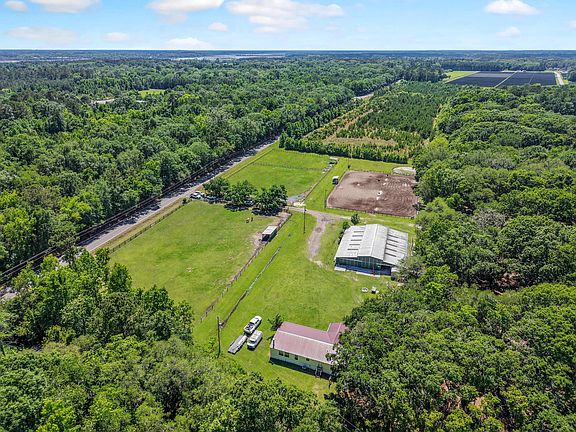 4th image of 163 Keans Neck Rd