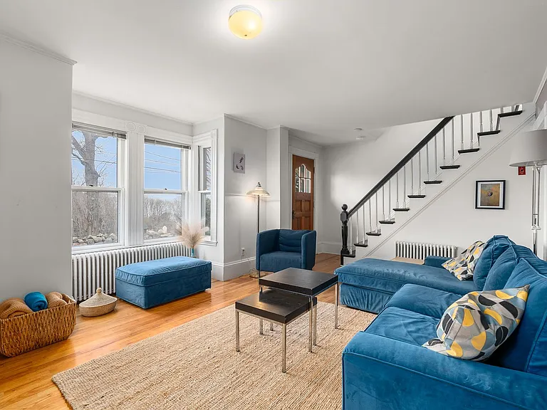 11 S Kilby St — Photo 4
