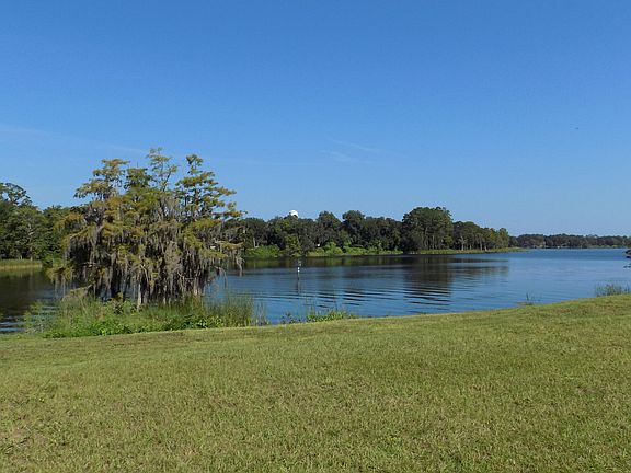 3rd image of LOT 1 YACHT CLUB Point