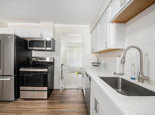 28291 Suburban Dr, Warren, MI 48088