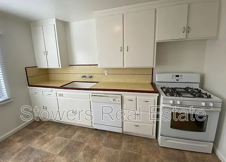 1029 Cavallero Ln — Photo 3