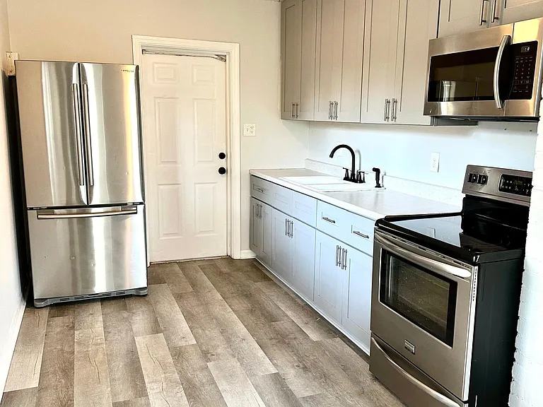 3607 Lindell Ave — Photo 6