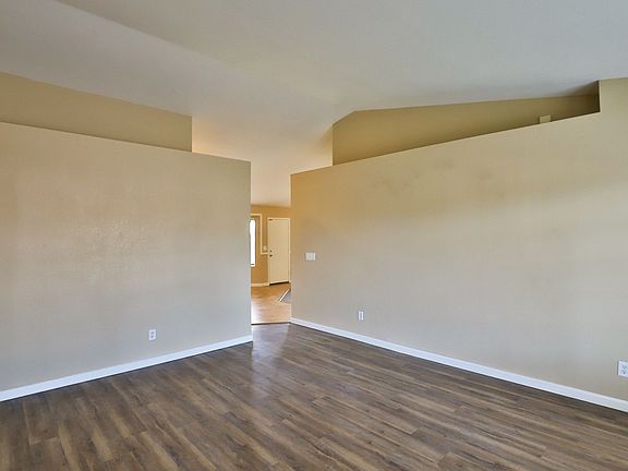 4th image of 8047 E Cicero St