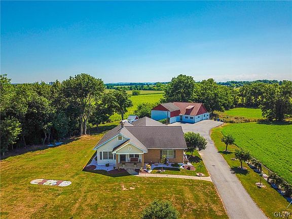 5th image of 578 Daniels Rd