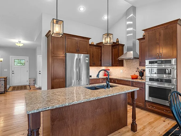 529 Golf Side Ct — Photo 6
