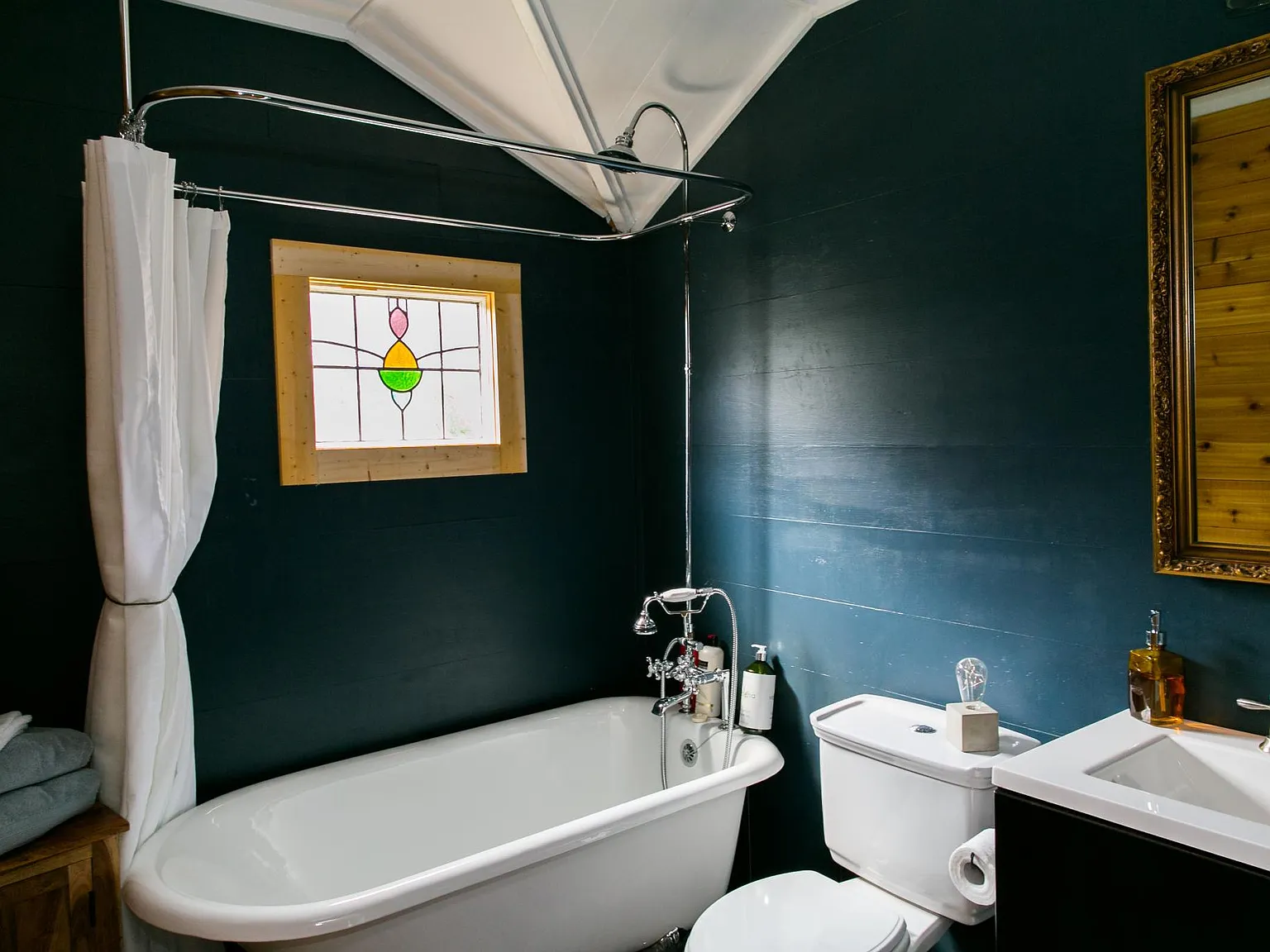 2 bed, 1015 sqft, $3,400 — Photo 4