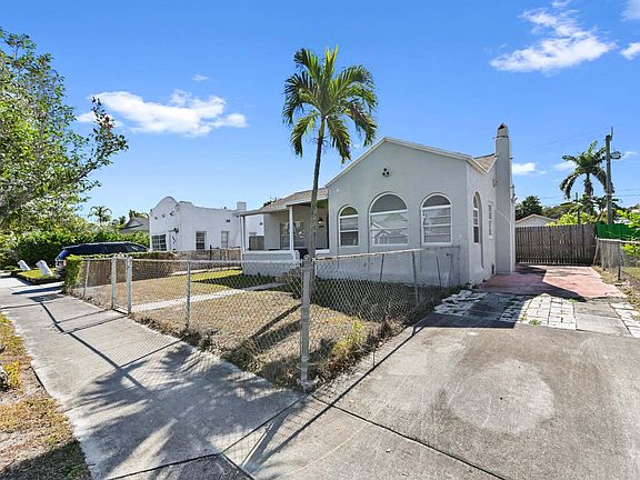 2nd image of 444 Monroe Drive