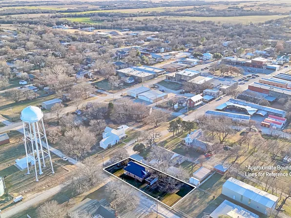 309 E Howell St, Saint Jo, TX 76265