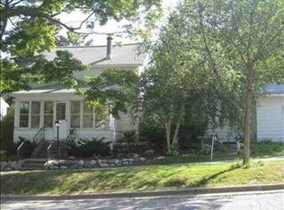 705 Harvey St, Petoskey, MI 49770