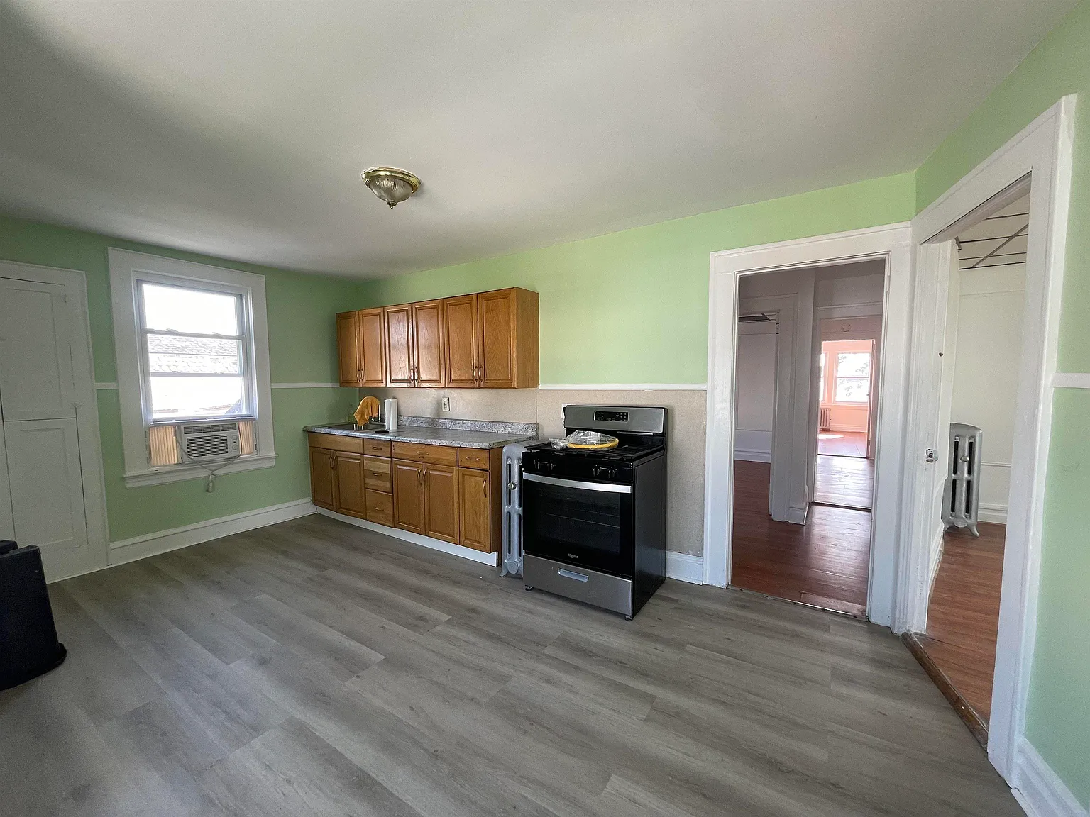 3 bed, 1.0 bath, $3,000 — Photo 3