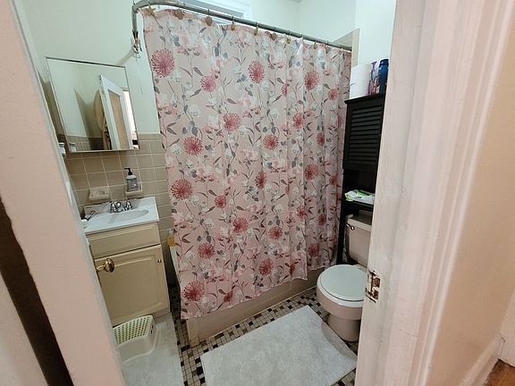 5th image of 4012 50th Ave