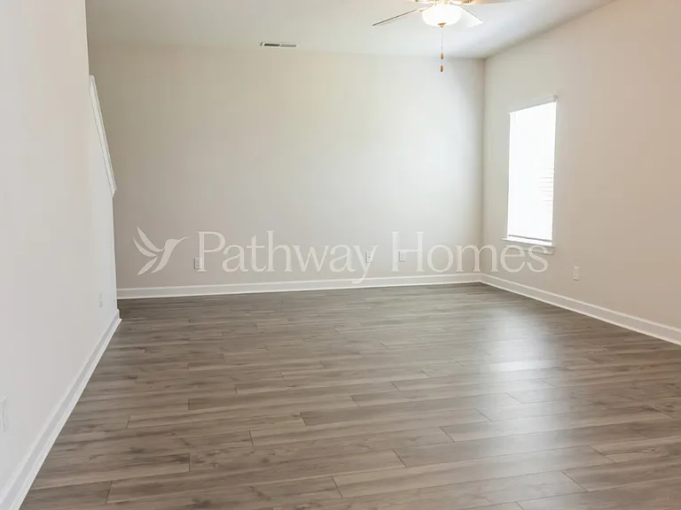 2327 Alberto Dr — Photo 9