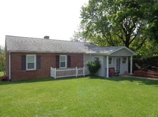44 Highland Way Ln, Natural Bridge Station, VA 24579